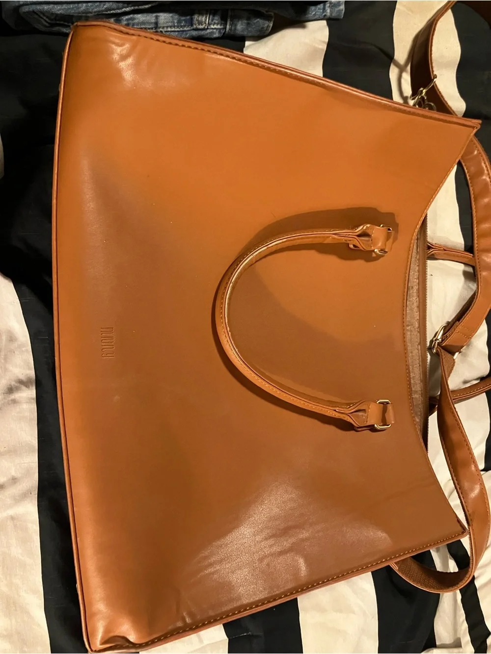 Nubily genuine brown leather shoulder bag, nwot, stamped